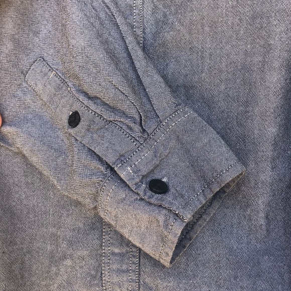 Modern Amusement Shark Shirt L - Picture 5 of 8